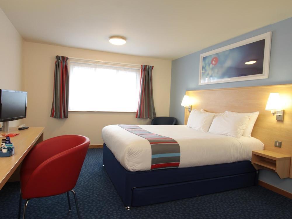 Travelodge Glasgow Airport Hotel Exterior foto