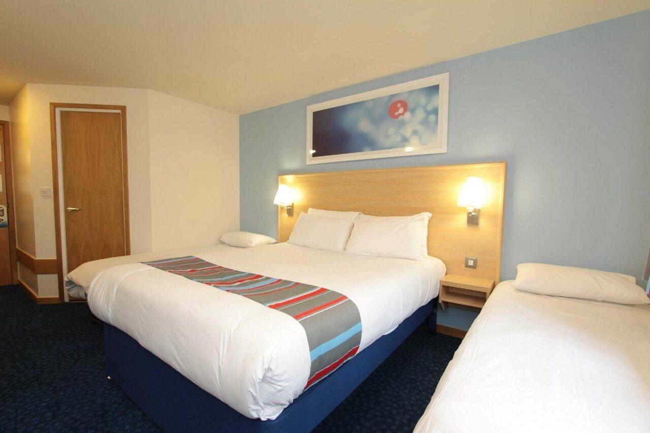 Travelodge Glasgow Airport Hotel Exterior foto
