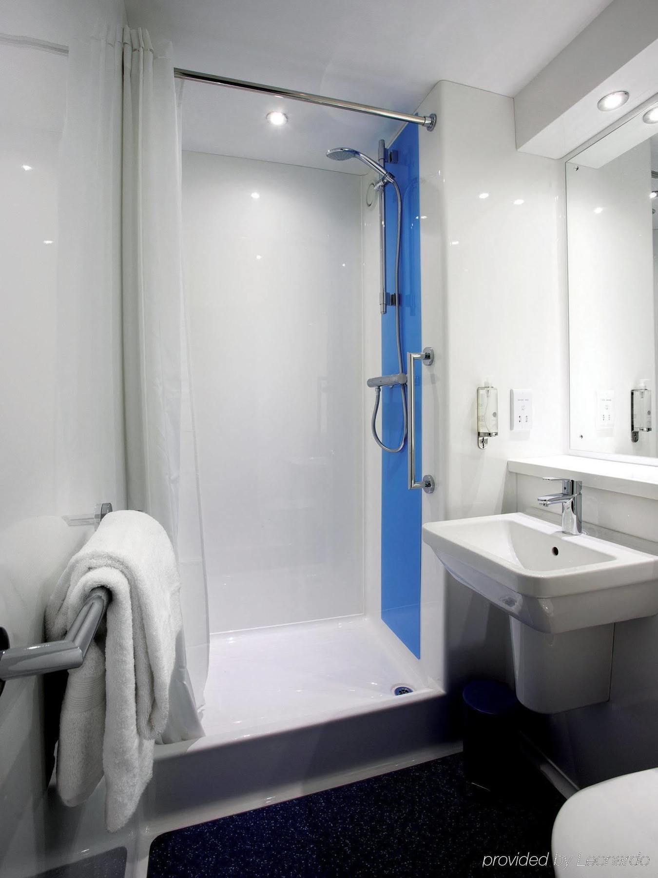 Travelodge Glasgow Airport Hotel Exterior foto